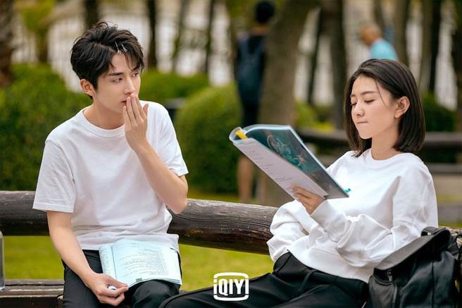 两人剧中交换灵魂。（爱奇艺国际站提供）