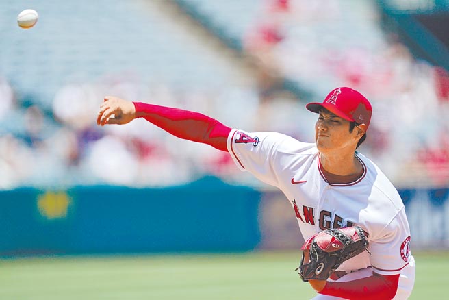天使先发投手大谷翔平奋力投球身影。（美联社）
