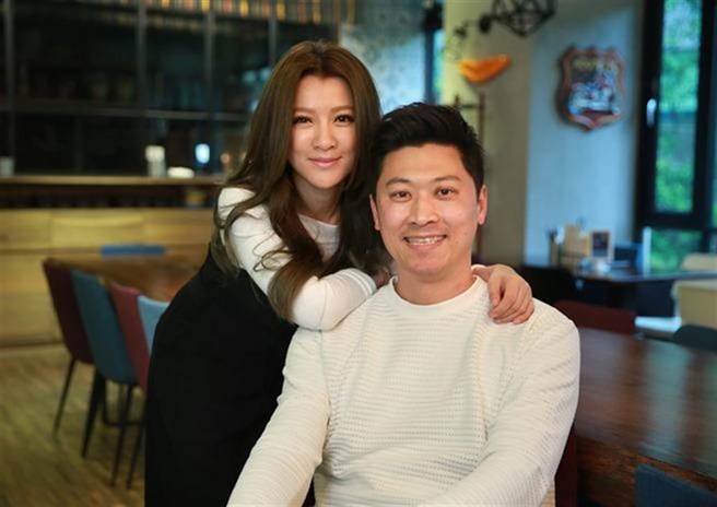 侯昌明和曾雅兰施打好心肝疫苗惹争议。（图／中时资料照）