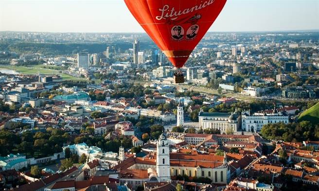 立陶宛挺过疫情，靠「疫苗代工」逆势保经济。(示意图/Unsplash 康健杂志提供)