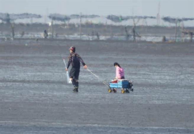 云林县麦寮乡浊水溪出海口意外频传，地中海型沙洲暗藏危机。（麦仔簝文化协会提供／张朝欣云林传真）