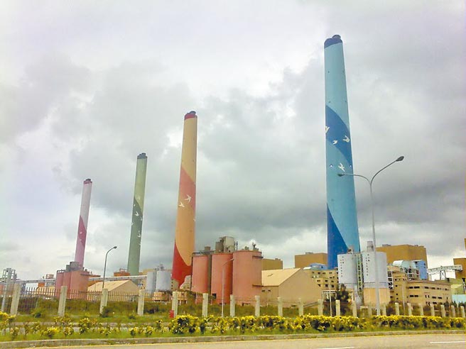 针对台电指台中火力发电厂现有机组都是取得特照兴建，台中市政府驳斥，当时没有都市计画自治条例。（中市府提供／林欣仪台中传真）