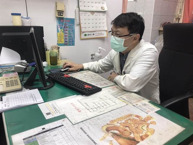 大甲李综合医院胸腔内科主任黄朝新医师。（大甲李综合医院提供／王文吉台中传真）