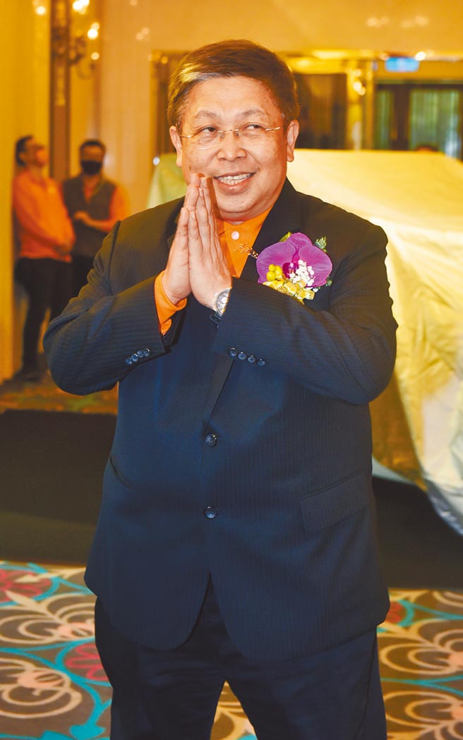 威刚体恤员工，决定专案包机送员工去关岛接种疫苗。图为威刚董事长陈立白。图／本报资料照片