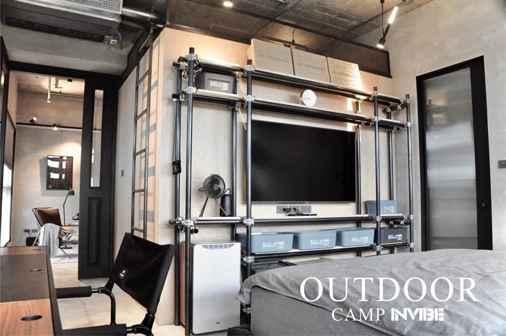 ▲全室裝潢走黑灰色系。（圖片來源／陳博淞）