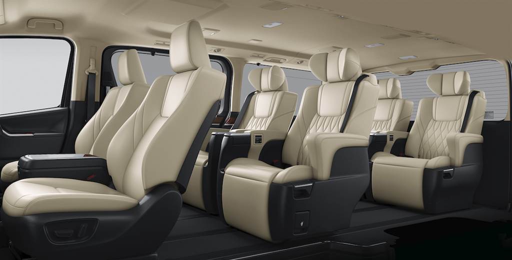 Toyota Granace 新年式亮相、新增副駕駛座頭枕自動下降、側面「老闆鍵」控制！
