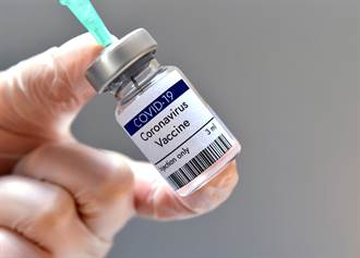 政府該先讓大家打國際認證疫苗嗎？ 最新民調數字超驚人