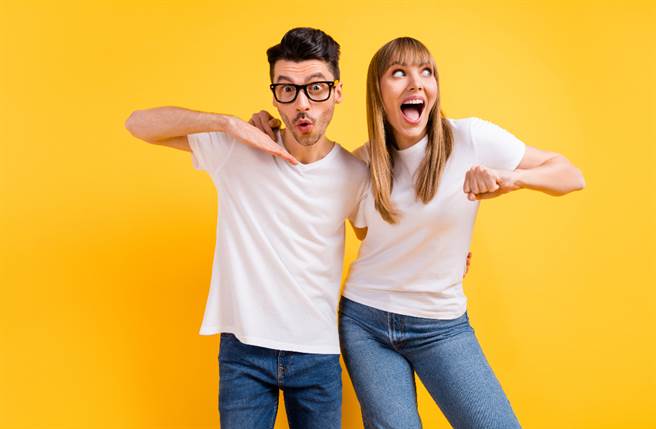 天蠍座、獅子座、水瓶座、金牛座的人雖然生性節儉，卻願意對家人朋友花大錢。（圖／Shutterstock）
