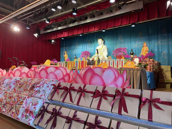 灵鹫山举办线上法会，让全球信眾共修。（灵鹫山佛教教团提供）