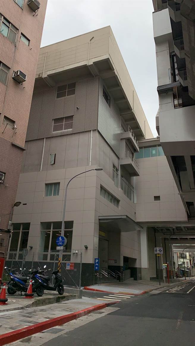 环状线桥和站现况。（新北市捷运局提供）