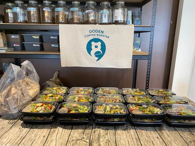 張秀菊基金會營運的逗點青少年公益商店，改與外送平台合作，開發客源。（張秀菊基金會提供／盧金足台中傳真）