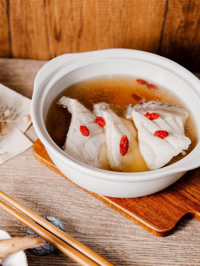 料理包、防疫商品等，只要线上订购即能宅配到家，让你在宅自煮，安心防疫。(劳动部高屏澎东分署提供／林雅惠传真)