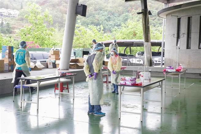 台中北屯家庭群聚案累计21人确诊，李家父母也因染疫相继过逝，其一度重症的大儿子经卫福部台中医院近一个月的抢救治疗，25日抗「疫」成功出院。（资料照，台中市政府提供）