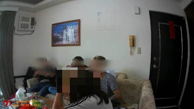 黃男帶著3名友人將劉男強押上車，載到基隆信義區某民宅拘禁。（翻攝照片／陳彩玲基隆傳真）