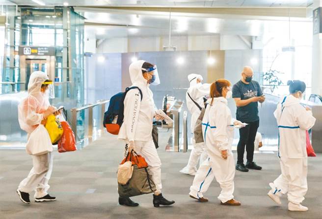 地方首長呼籲針對入境旅客執行2篩，陳時中認為不妥。（資料照）