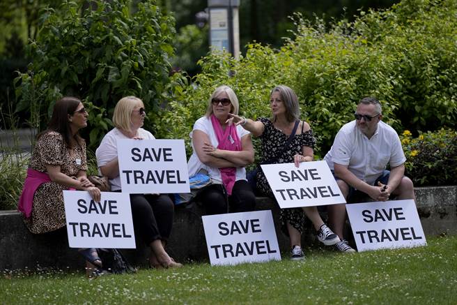 英国政府今天仍表示，将于7月19日解除现行多数的防疫限制，并称这一天为「自由日」。(图／美联社)