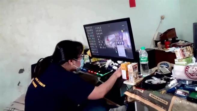 警方在許嫌的電腦中查獲攻擊網站的數位證據。(翻攝照片／林郁平台北傳真）