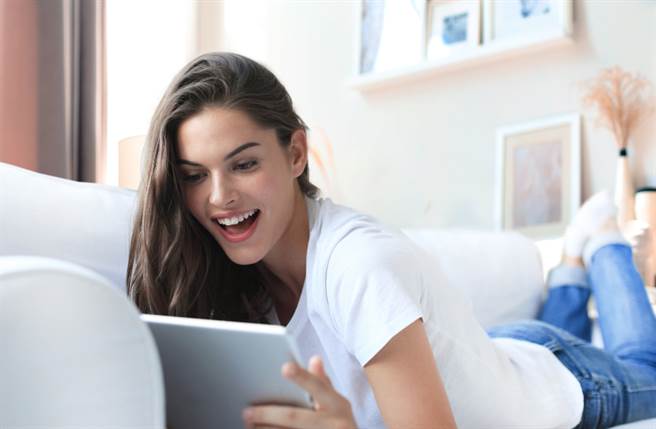 金牛座、天秤座、射手座、双鱼座的人7月桃花运最旺，有机会遇到能牵手一辈子的真爱。（图／Shutterstock）
