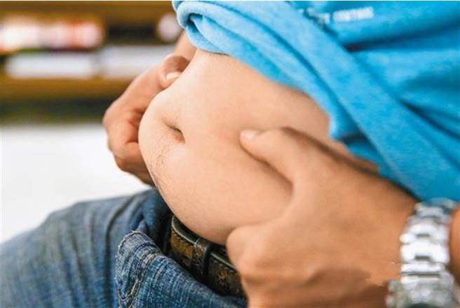 一名男子防疫期间天天叫外送，除了伙食费惊人，竟引发身体出问题差点丧命。(示意图/达志影像)