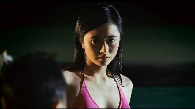 吴彦祖事后坦承激情戏当下，何美钿确实让他失控。（图／翻摄自YouTube）