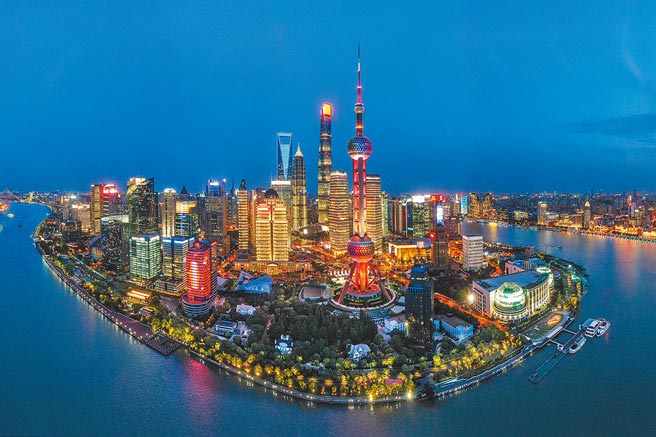 中共建政70年来，经济累计增长约189倍，经济总量超过100兆人民币，成为世界第二大经济体。（中新社）