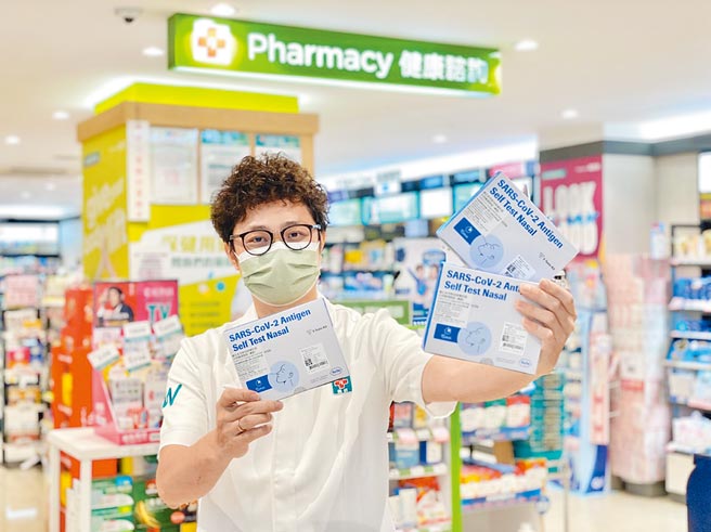 屈臣氏門市有專業藥師為民眾提供諮詢服務。（屈臣氏提供）
