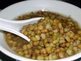 綠豆湯加薏仁 清熱解濕又護脾胃 但這4大族群不宜