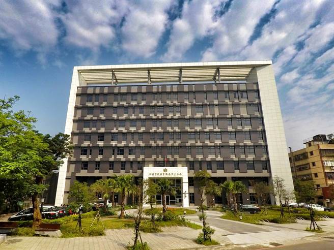 新北市政府警察局汐止分局有警员擅用警政系统，查询民眾个资。（翻摄脸书《汐止警好讚》）