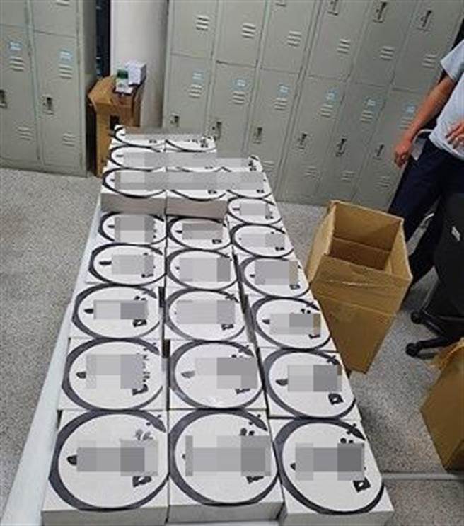 鳗鱼饭店业者慰劳员警不畏风险为民守护健康，希望自己能为防疫工作尽一点棉薄之力。（警方提供）