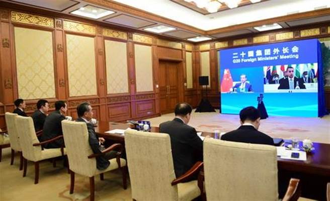 二十國集團外長在義大利南部馬泰拉舉行兩年來首次實體會議。（取自中國外交部）