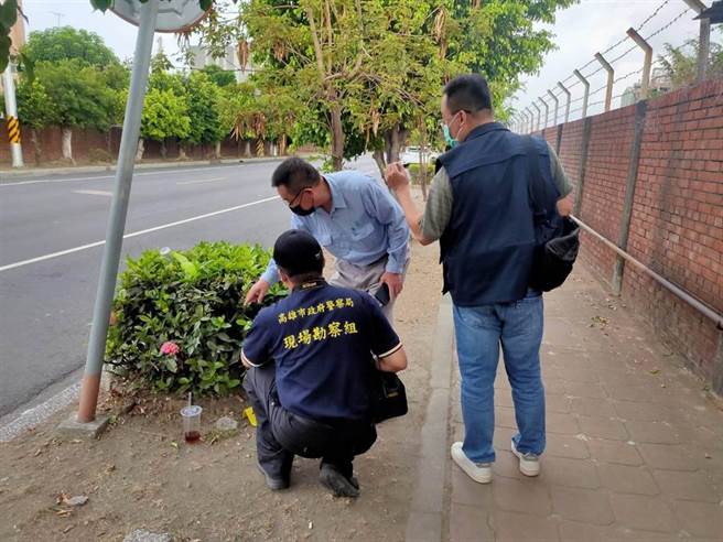 警方接獲報案後抵達現場採證。(警方提供／林雅惠傳真)
