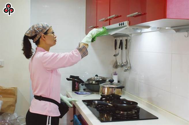 社福团体呼吁，行政院和中央流行疫情指挥中心应将居家清洁、坐月子、陪伴照顾服务业等对象至少纳入第七类接种对象。（本报系资料照）