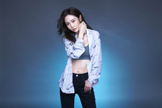 曾莞婷代言防晒衣。（MAJOR MADE提供）