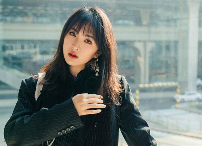 姚安娜一出道就争议连连。（图/翻摄自微博）