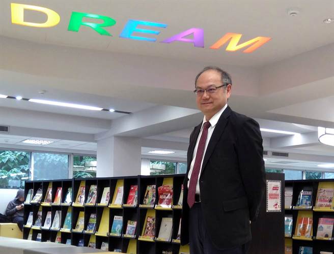 龍華科大校長葛自祥在畢業前夕，特別致110級畢業生一封信，勉在職場上創造被需要、被依賴價值。（校方提供／賴佑維桃園傳真）