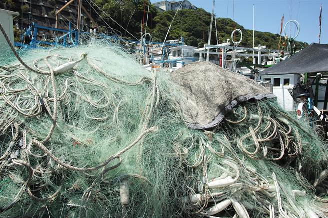 网具实名制7月1日上路，未依规定标示或不实，最高可罚15万元。（读者提供／李忠一宜兰传真）