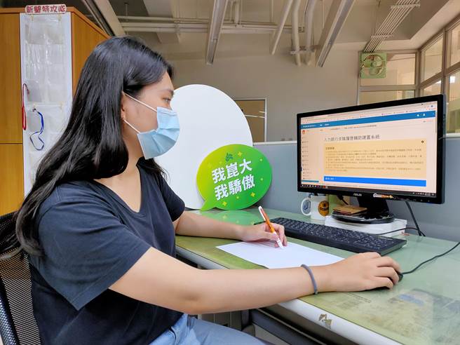 崑山科大与人力银行合作「求职履歷辅助建置系统」提升学生求职效率。（图/崑山科大提供）