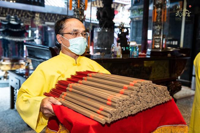 疫情封廟無法上香，雲林縣北港鎮武德宮財神廟推線上奉香服務。（北港武德宮提供／張朝欣雲林傳真）