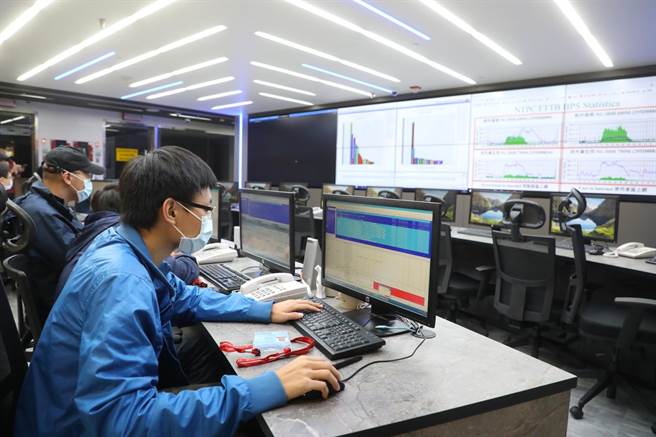 新北第一批莫德納還剩4萬劑 趕快來約。（新北市研考會提供）