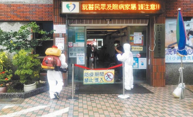 研判確診果農夫妻就是在枋寮醫院染疫，屏縣府不敢大意，緊急要求院方關閉急門診，並全區消毒。（屏縣府提供／林和生屏東傳真）