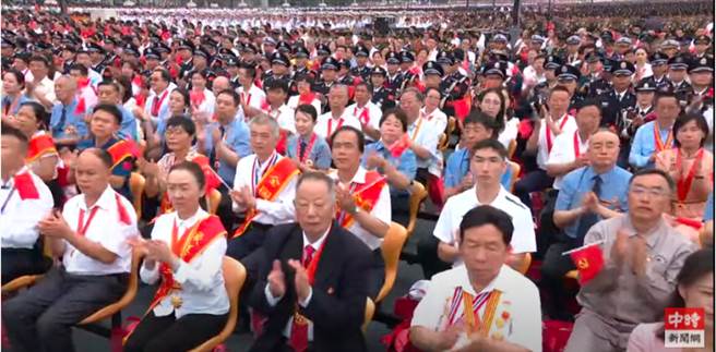 中共成立100周年大會7月1日上午8時登場，中共總書記習近平發表重要談話。（直播截圖）