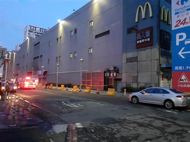 高雄街头凶杀逮2嫌，死者涉毒品交易纠纷惨丧命。(戴志扬翻摄)
