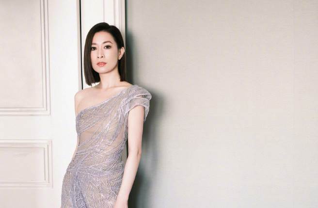 天生丽质的畲诗曼是着名的美魔女代表。（图／取材自畲诗曼微博）