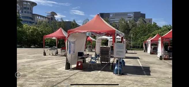 （群创股东会首度在户外搭棚举办。图：群创提供）