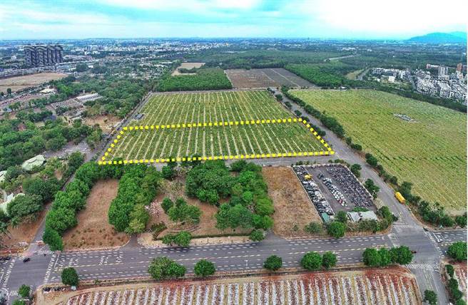 高雄都市计画委员会6月30日审议通过内政部所提的楠梓清丰社会住宅都变案。（高市府都发局提供／洪浩轩高雄传真）