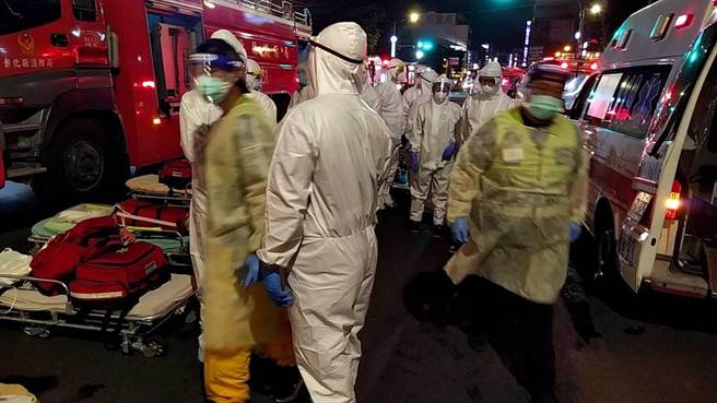 陈志帆独自在9楼搜救，原本曾透过无线电中表示现场浓烟过大、需要协助，不过之后就再无音讯，怎料已发生憾事。（彰化市府提供）