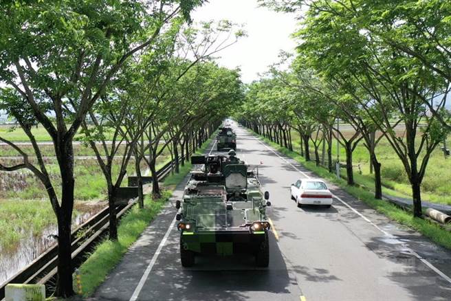 陆军机步234旅日前进行战备侦巡训练。军闻社提供