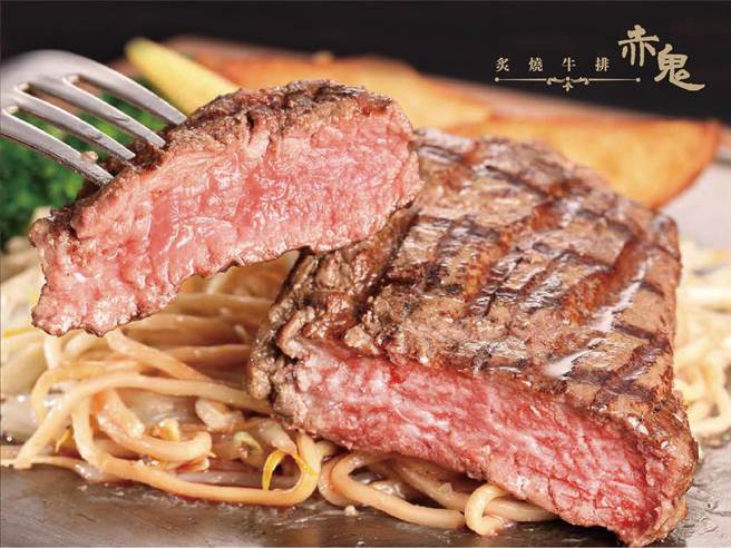 赤鬼牛排高雄店表示，三级防疫导致业绩严重下滑目前透过好家载回温3成。（高市经发局提供）