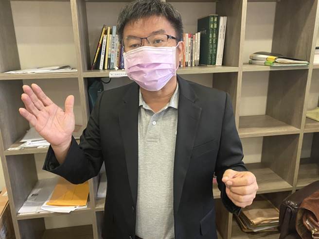 高雄巿議會民進黨團總召鄭光峰。（翻攝照片）