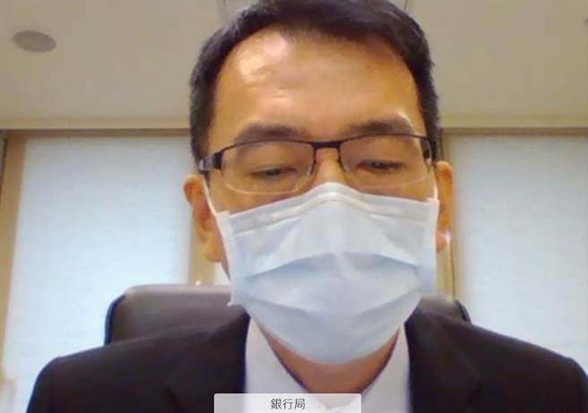 银行局主秘童政彰。（图／视讯画面）
